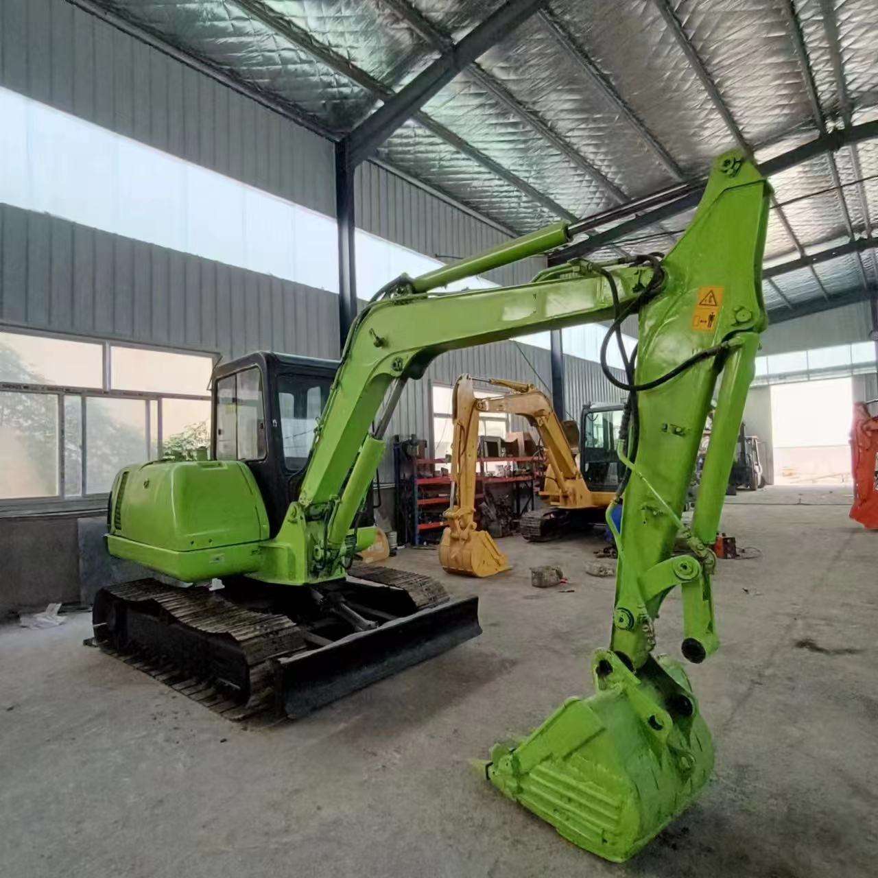 How to operate a mini excavator?